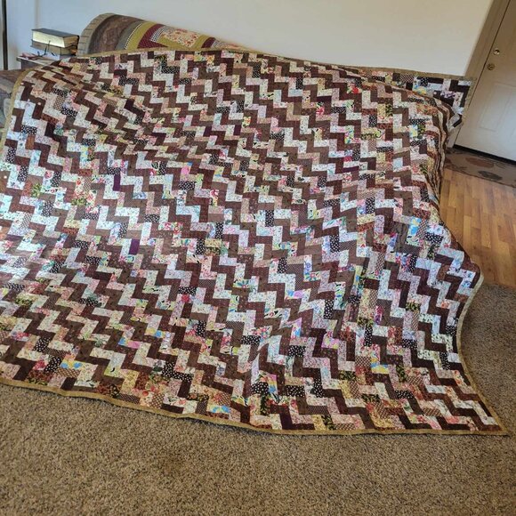 Quilted Patchwork Blanket Comforter HomeMade "Dream Big" Brown-Tan 97.5' x 85.5' - Picture 7 of 10